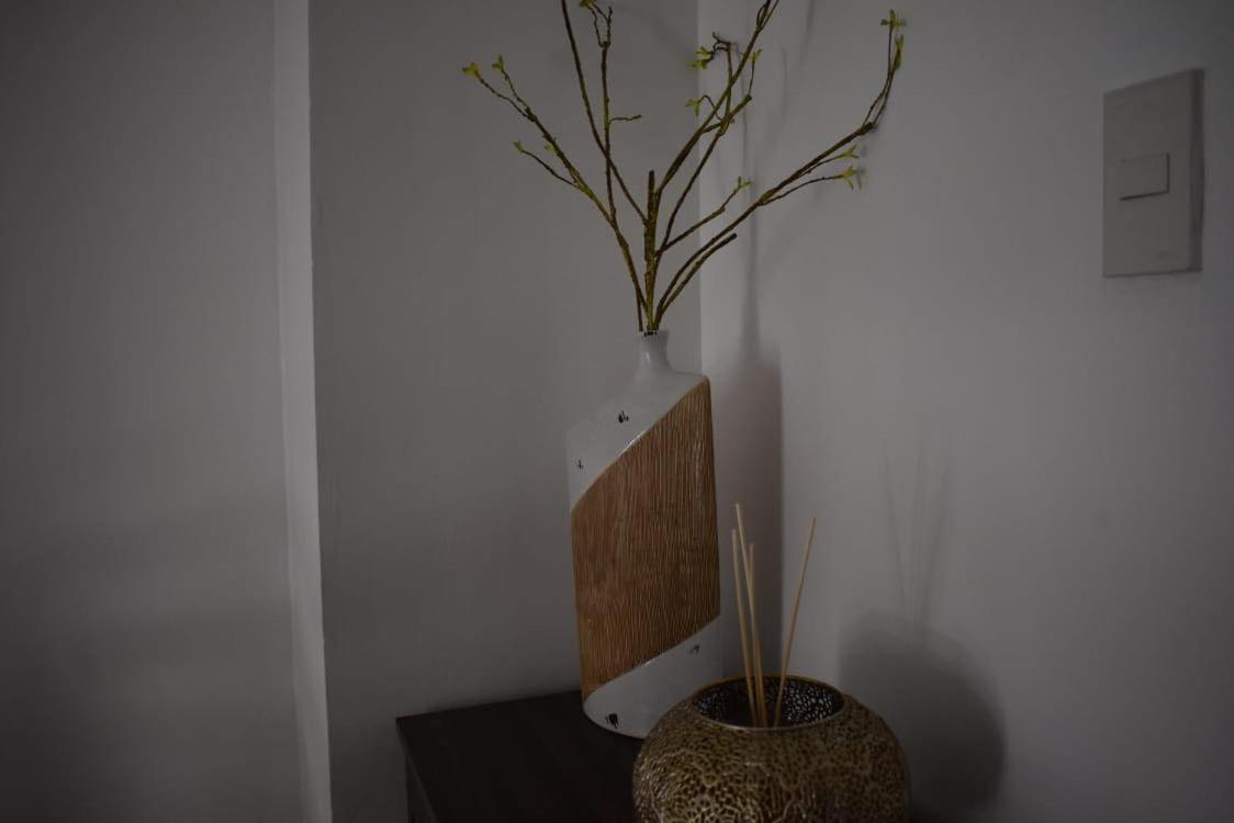 Affordable Makati Apt Manila Bagian luar foto