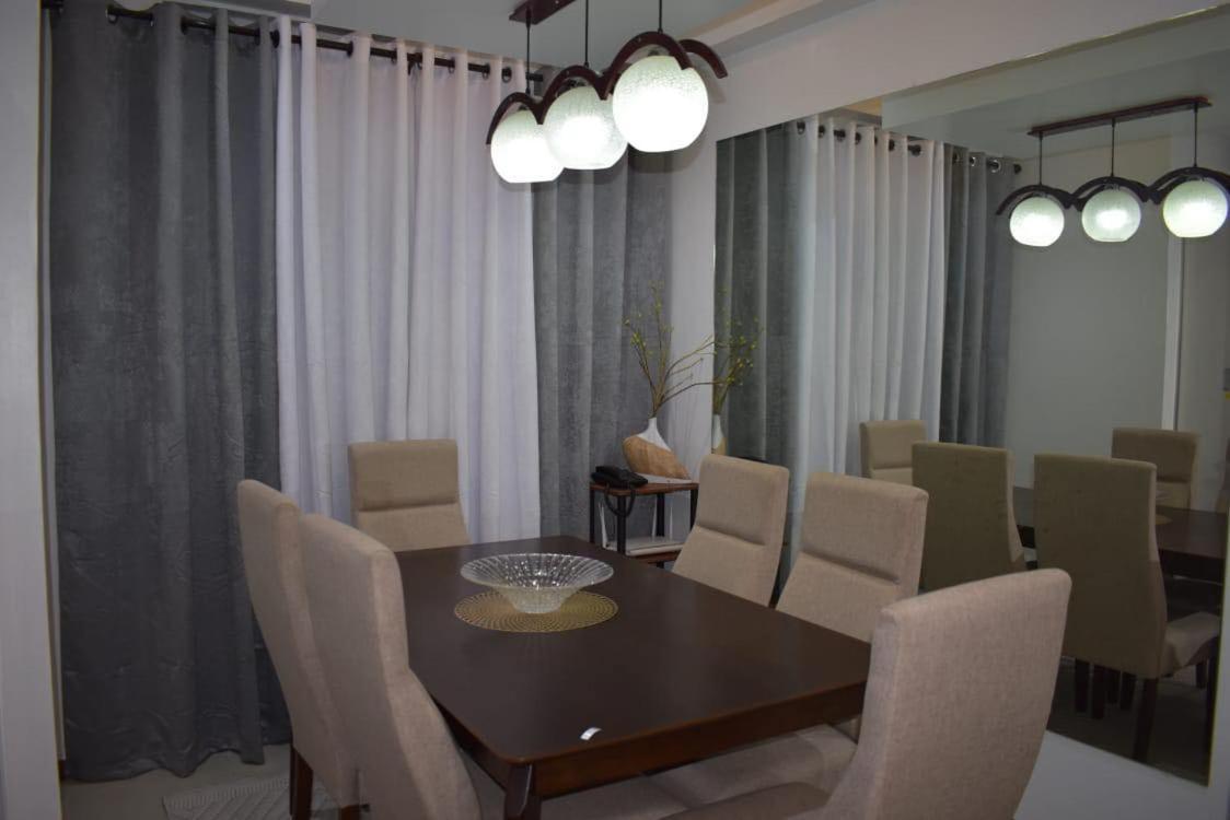 Affordable Makati Apt Manila Bagian luar foto
