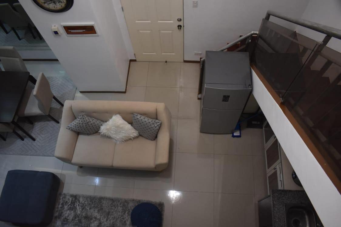Affordable Makati Apt Manila Bagian luar foto