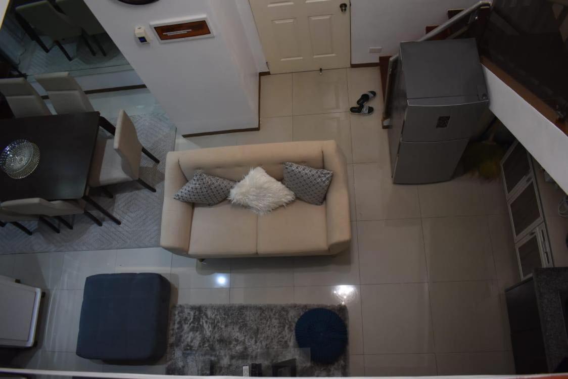 Affordable Makati Apt Manila Bagian luar foto