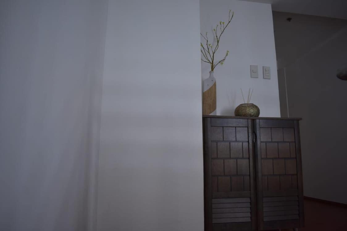 Affordable Makati Apt Manila Bagian luar foto
