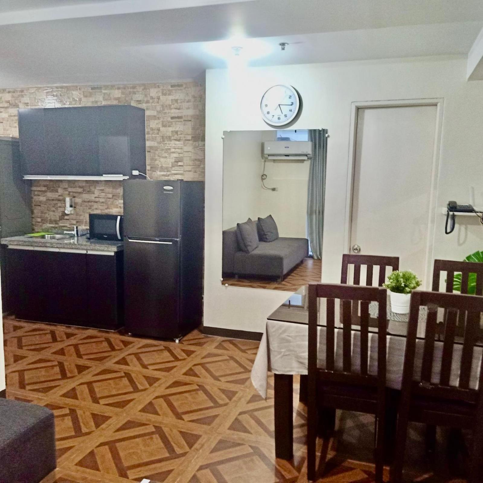 Affordable Makati Apt Manila Bagian luar foto