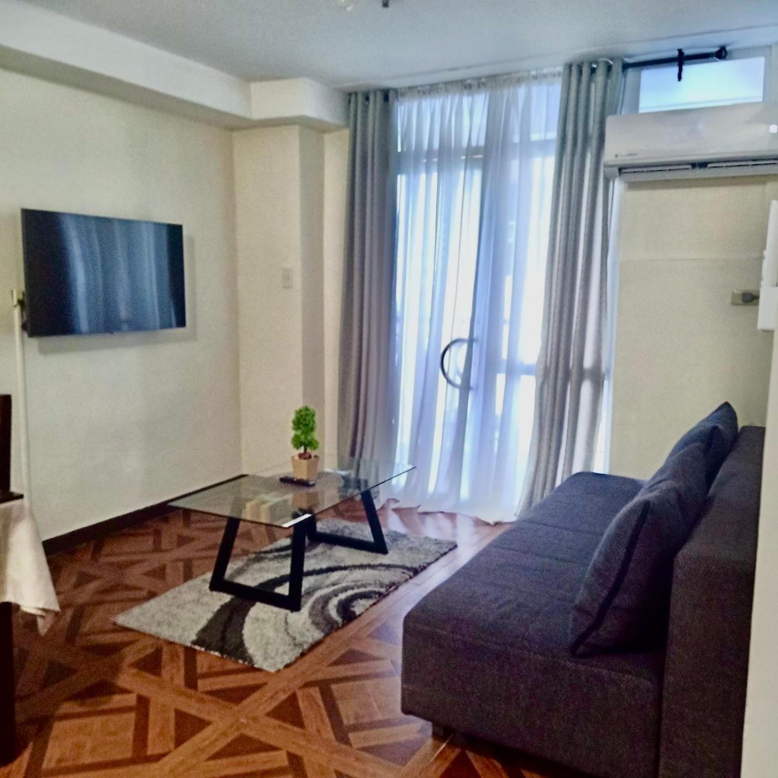 Affordable Makati Apt Manila Bagian luar foto