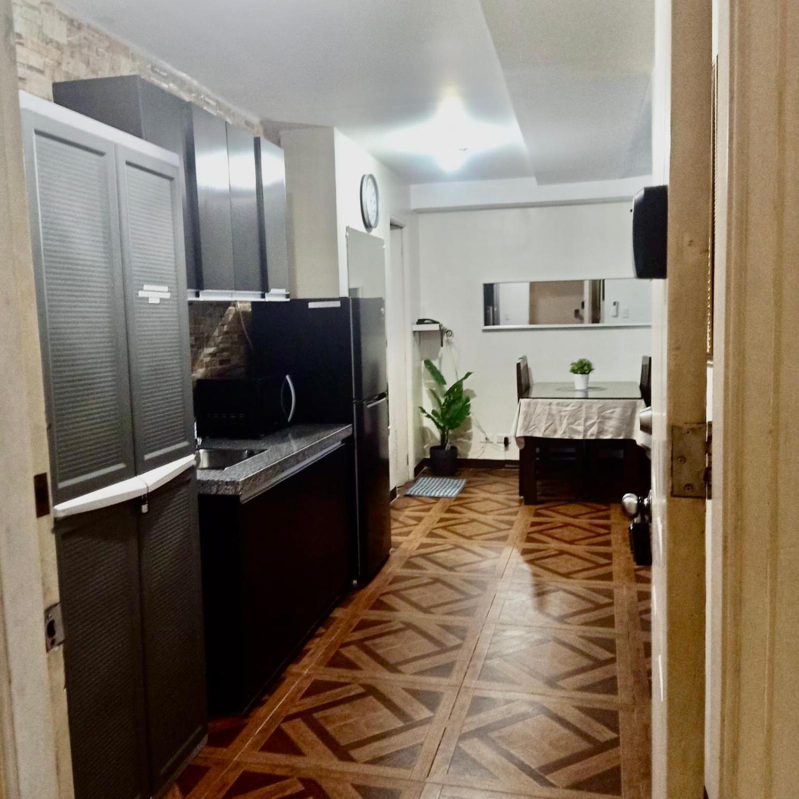 Affordable Makati Apt Manila Bagian luar foto