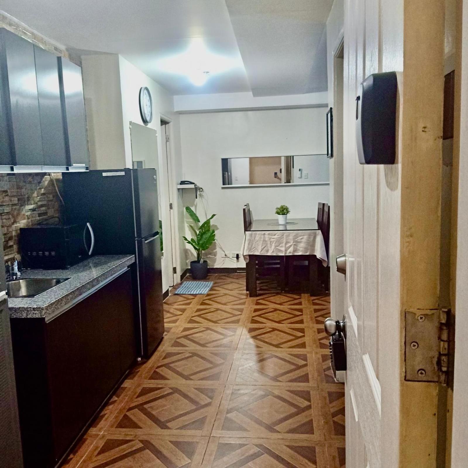 Affordable Makati Apt Manila Bagian luar foto