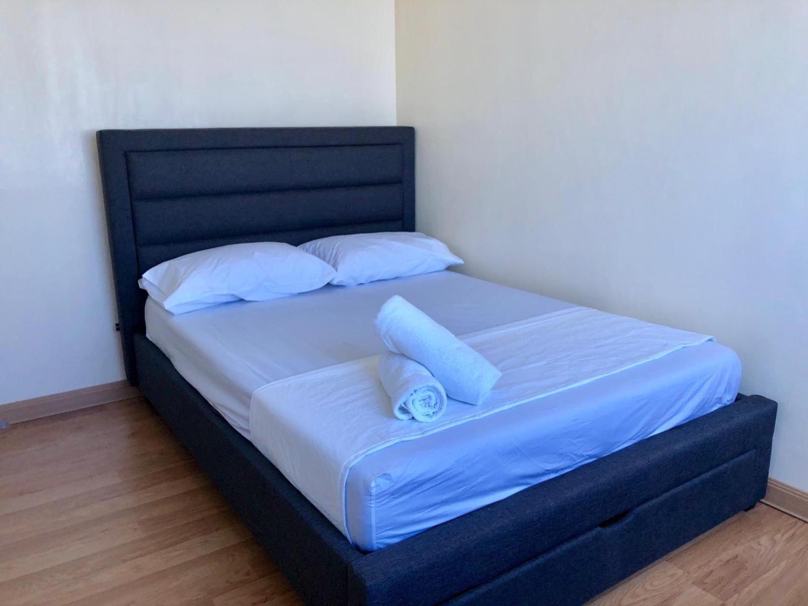 Affordable Makati Apt Manila Bagian luar foto