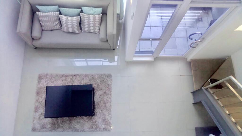 Affordable Makati Apt Manila Bagian luar foto